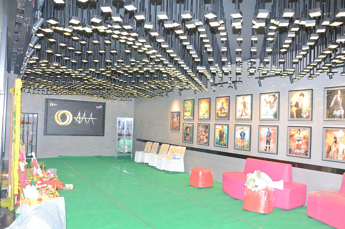 Allu Arjun AAA Cinemas Exclusive Visuals Pics - Sakshi25