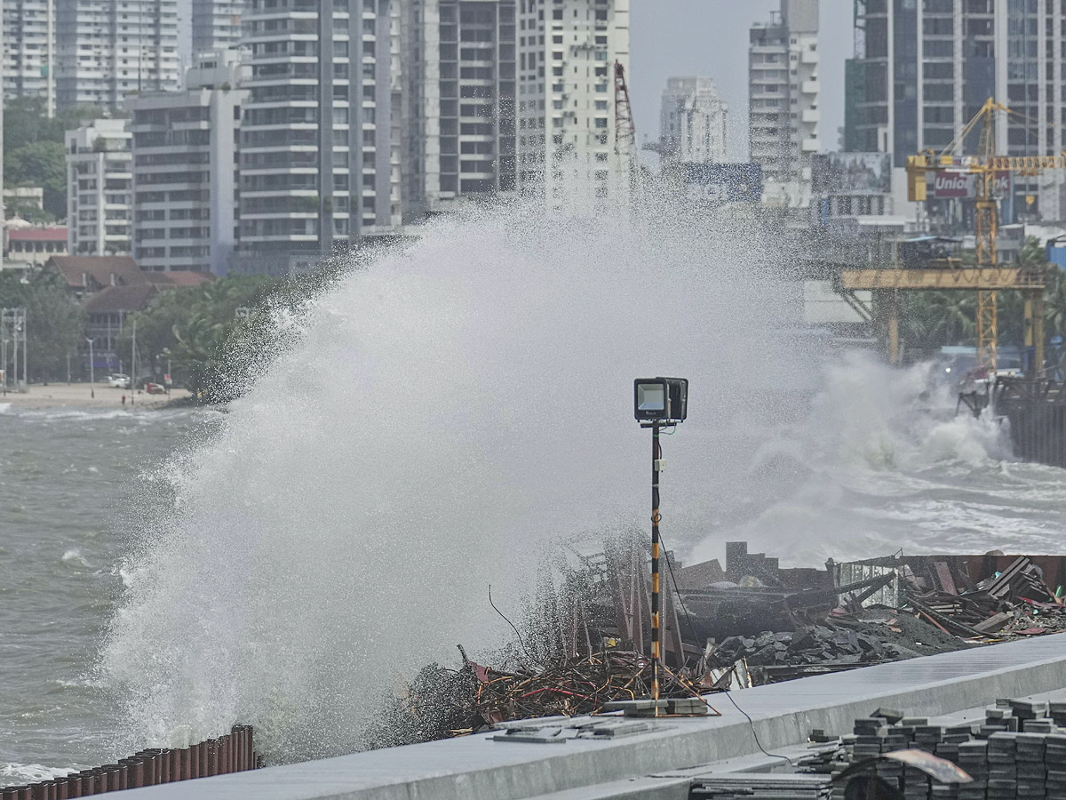 Cyclone Biparjoy heads towards Gujarat And Mumbai coastline Photos - Sakshi12