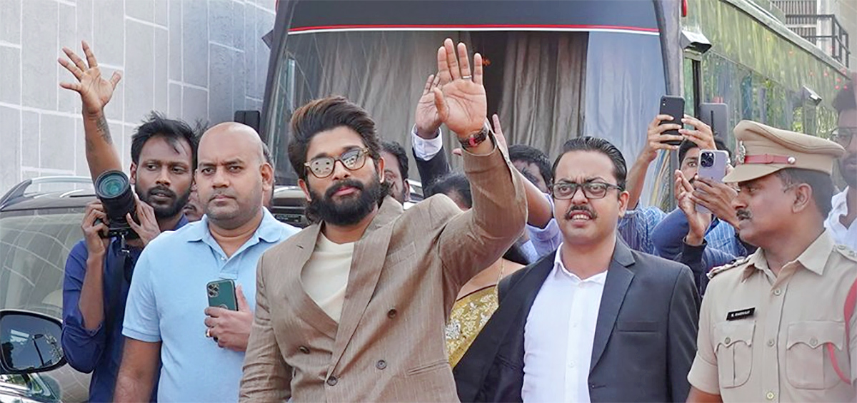 Huge Fans At Allu Arjun AAA Cinemas Theatre Opening Ceremony In Ameerpet, Images Inside - Sakshi16