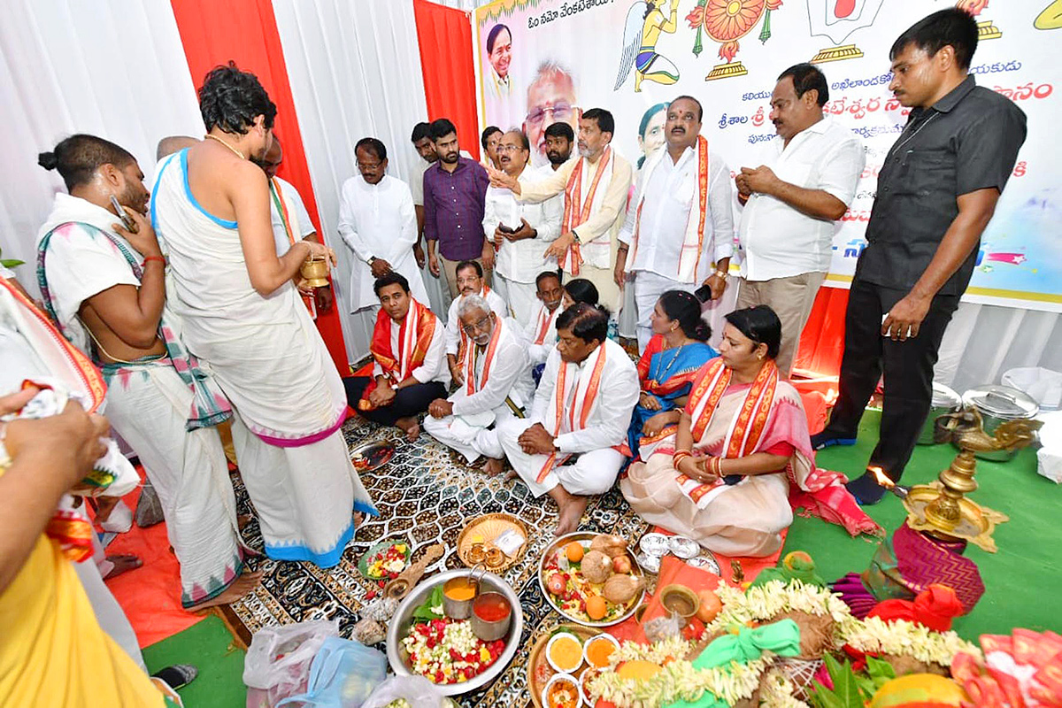 KTR Laying Foundation Stone for Re Construction of Sri Venugopala Swami Temple - Sakshi9