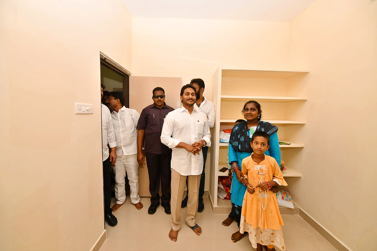 Photos Gallery Inside: AP CM YS Jagan Gudivada Visit To Distribute TIDCO Houses - Sakshi10