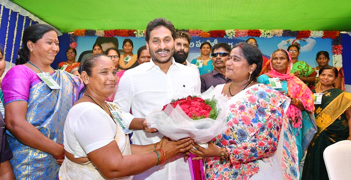 Photos Gallery Inside: AP CM YS Jagan Gudivada Visit To Distribute TIDCO Houses - Sakshi18