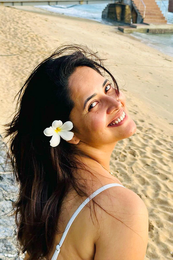 Anchor Anasuya beach vacation Photos - Sakshi8