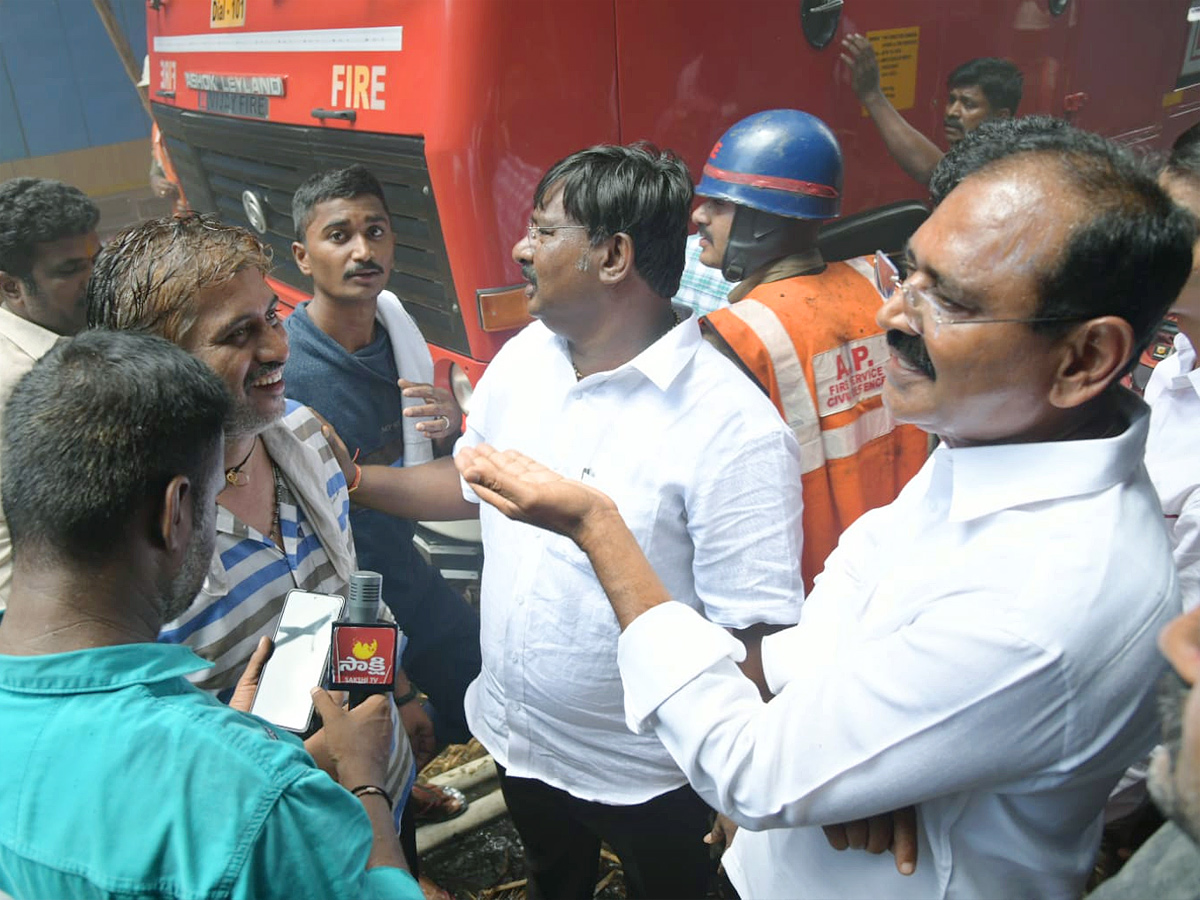 Massive fire breaks out near Govindaraja Swamy temple At Tirupati Photos - Sakshi13