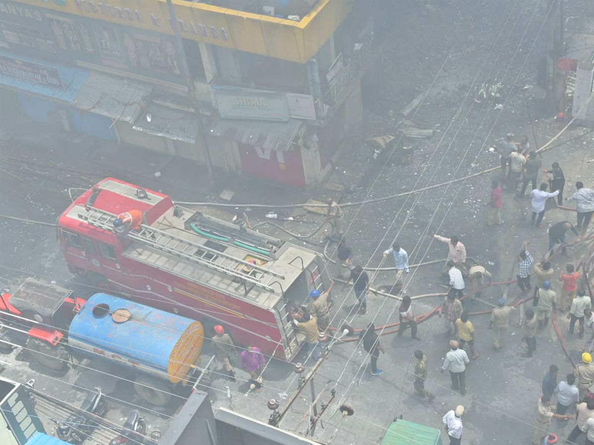 Massive fire breaks out near Govindaraja Swamy temple At Tirupati Photos - Sakshi19