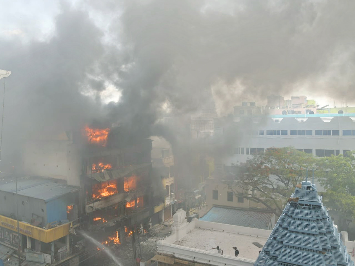 Massive fire breaks out near Govindaraja Swamy temple At Tirupati Photos - Sakshi24