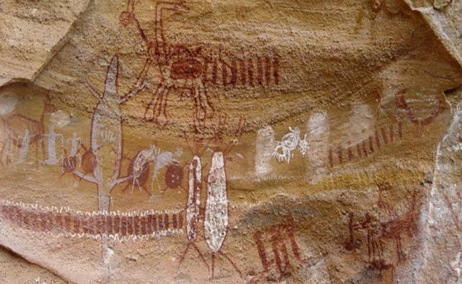 Top 10 Oldest Cave Paintings In The World - Sakshi6