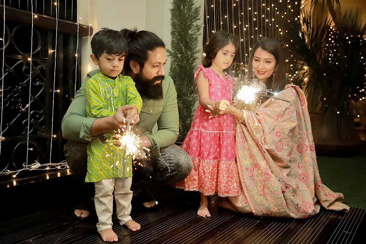 yash family - Sakshi14