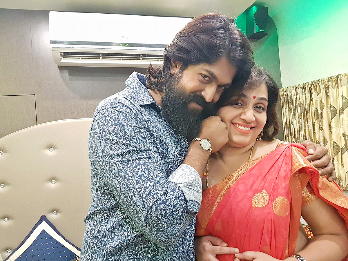 KGF Hero Yash Family Photos - Sakshi22