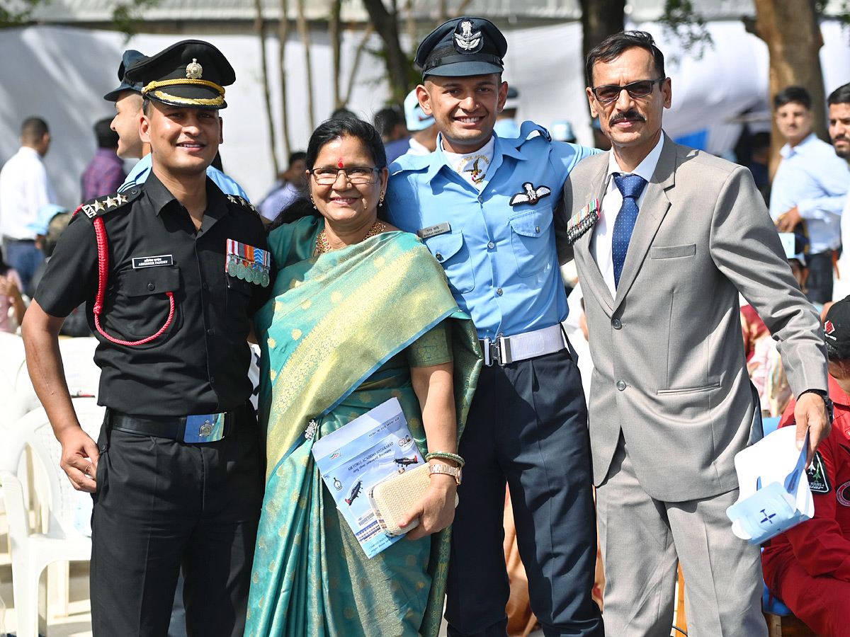 President Droupadi Murmu Reviews Combined Graduation Parade At Air Force Academy Photos - Sakshi15