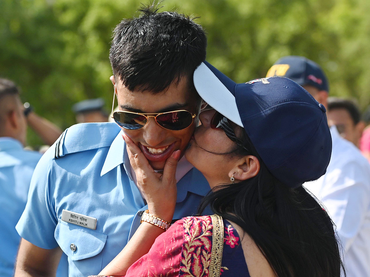 President Droupadi Murmu Reviews Combined Graduation Parade At Air Force Academy Photos - Sakshi19