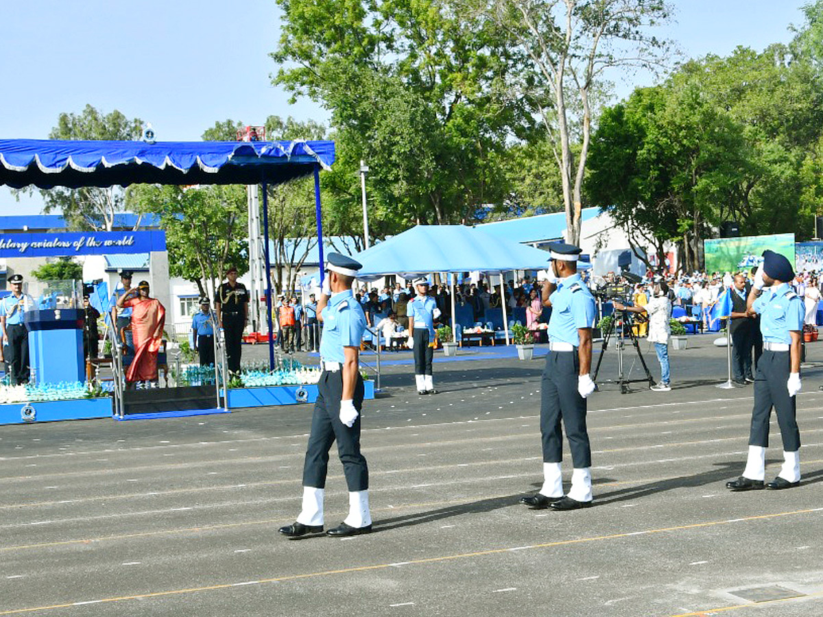 President Droupadi Murmu Reviews Combined Graduation Parade At Air Force Academy Photos - Sakshi3