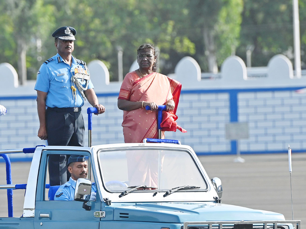 President Droupadi Murmu Reviews Combined Graduation Parade At Air Force Academy Photos - Sakshi29