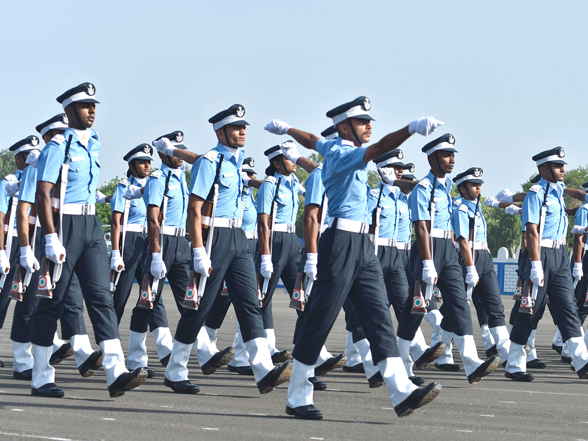 President Droupadi Murmu Reviews Combined Graduation Parade At Air Force Academy Photos - Sakshi36