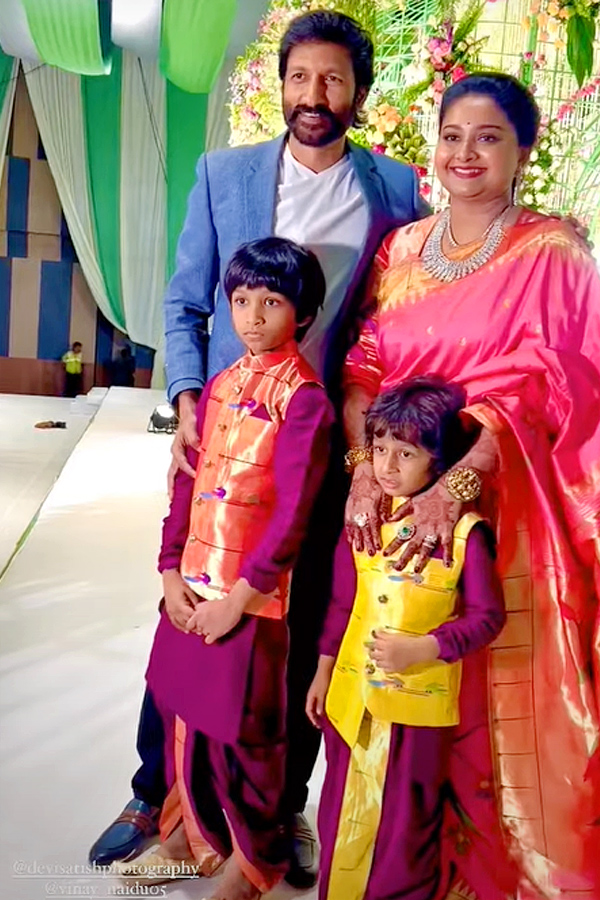 Hero Srikanth and Gopichand family at family wedding photos - Sakshi4