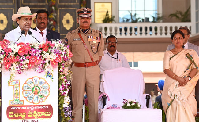 CM KCR At Telangana Formation Day 2023 Celebrations - Sakshi11