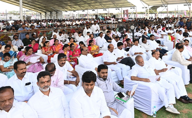 CM KCR At Telangana Formation Day 2023 Celebrations - Sakshi12