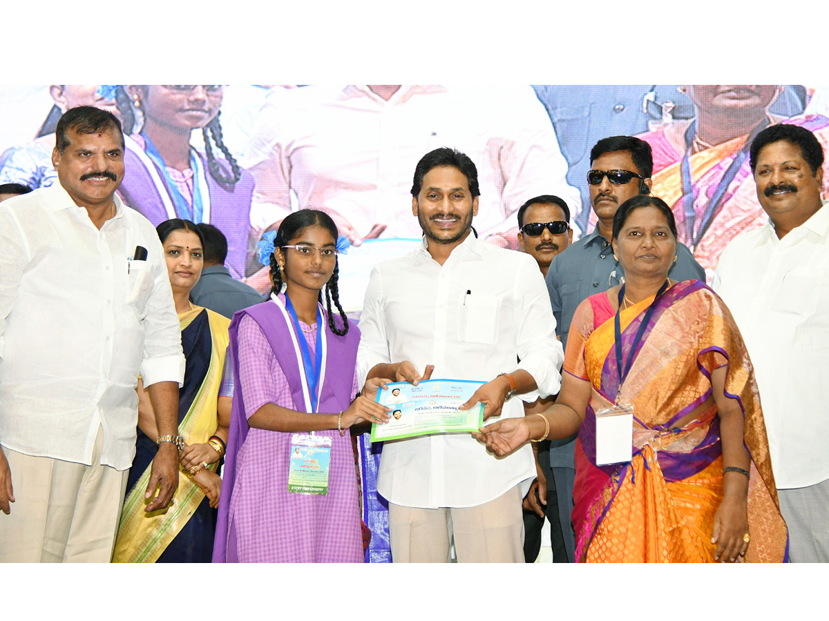 CM YS Jagan At Jagananna Animutyalu Awards Programme Photos - Sakshi2