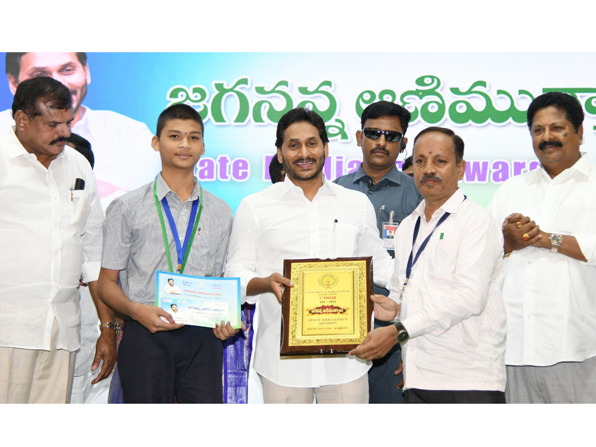 CM YS Jagan At Jagananna Animutyalu Awards Programme Photos - Sakshi4