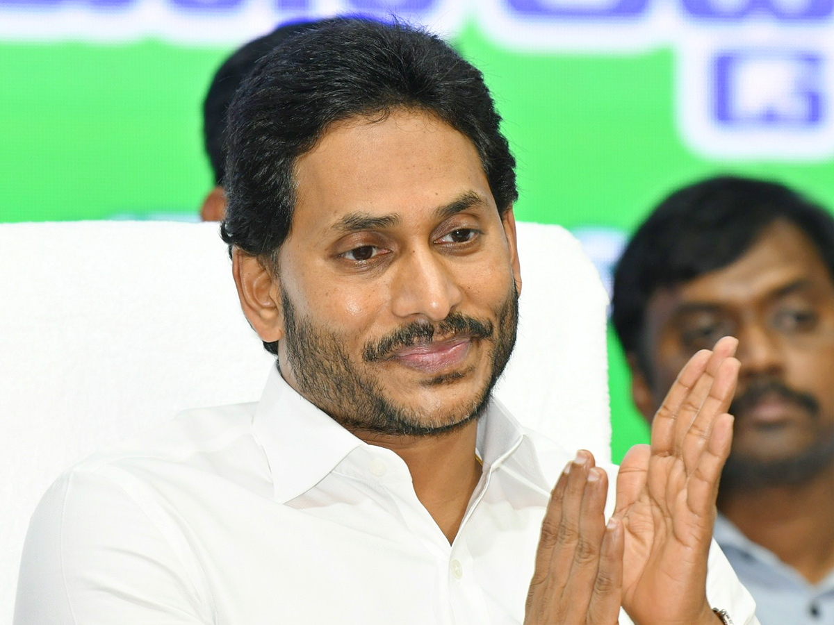 CM YS Jagan at Jagananna Animutyalu Program in Vijayawada Photos - Sakshi6