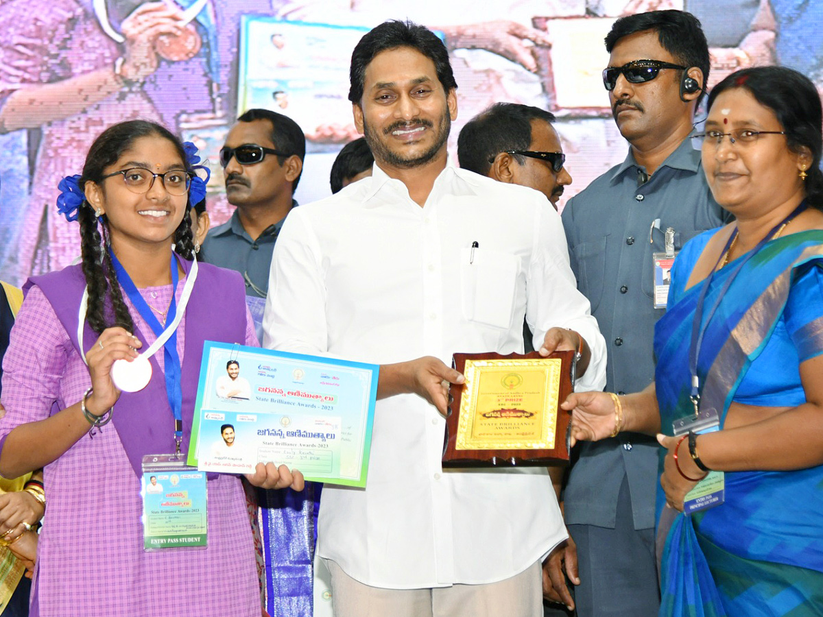 CM YS Jagan At Jagananna Animutyalu Awards Programme Photos - Sakshi11