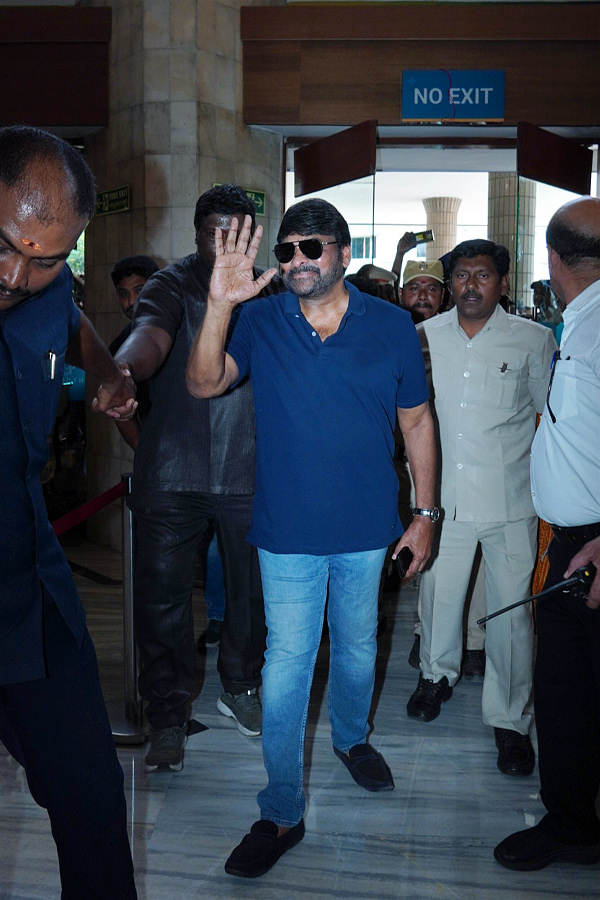 Mega Star Chiranjeevi And Family At Apollo Hospitals Photos - Sakshi8