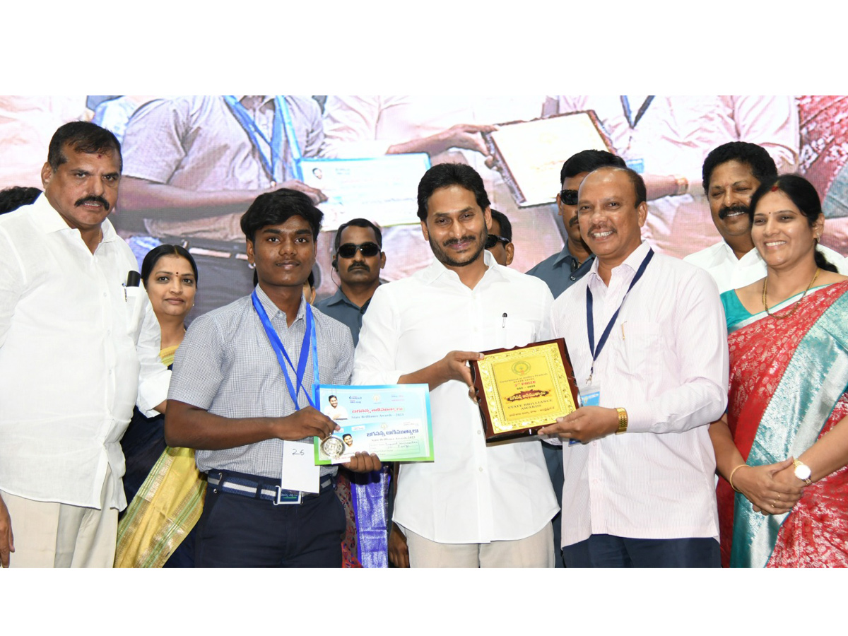 CM YS Jagan At Jagananna Animutyalu Awards Programme Photos - Sakshi28