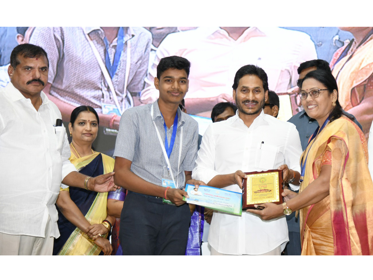 CM YS Jagan At Jagananna Animutyalu Awards Programme Photos - Sakshi29