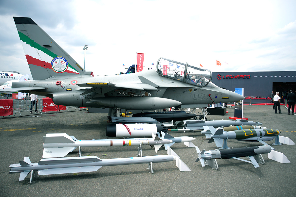 Photo gallery of world largest paris air show - Sakshi43