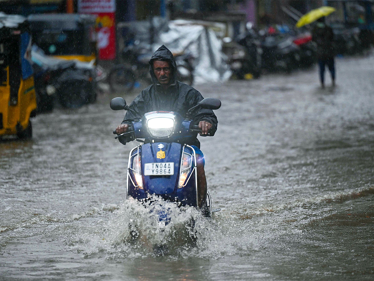 Tamil Nadu rains: Heavy rains lash Chennai its suburbs Photos - Sakshi10