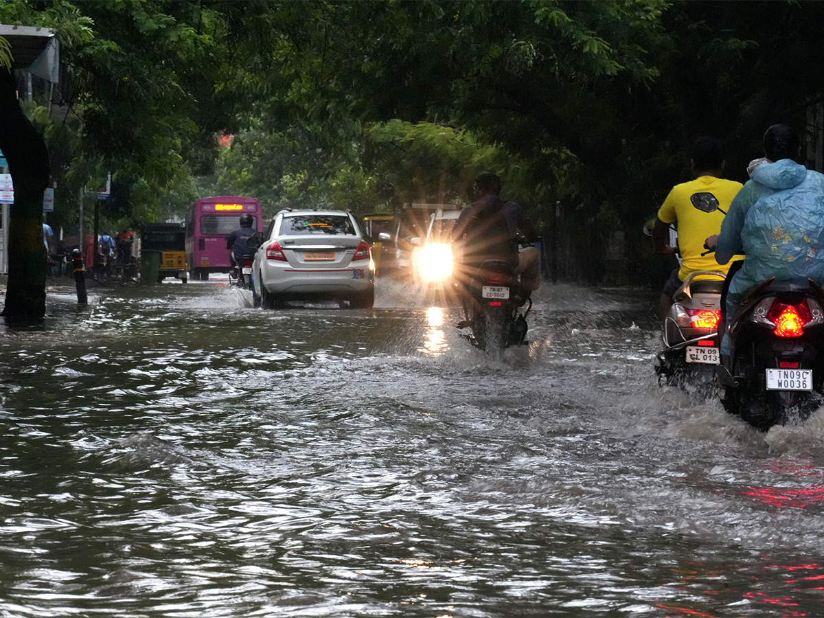 Tamil Nadu rains: Heavy rains lash Chennai its suburbs Photos - Sakshi11