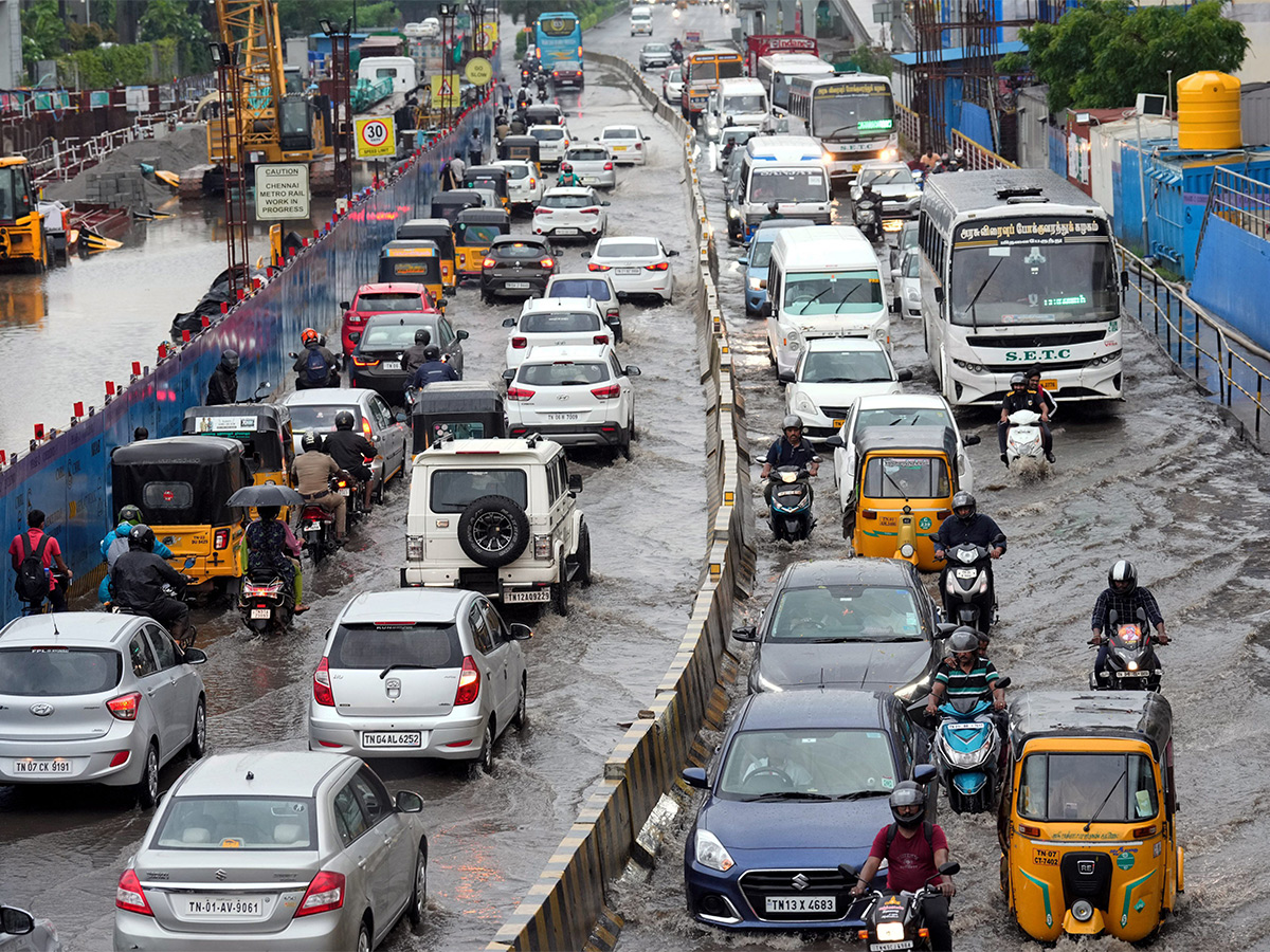 Tamil Nadu rains: Heavy rains lash Chennai its suburbs Photos - Sakshi13