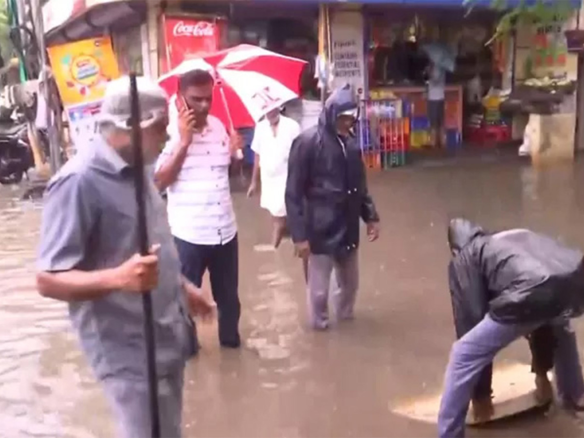 Tamil Nadu rains: Heavy rains lash Chennai its suburbs Photos - Sakshi18