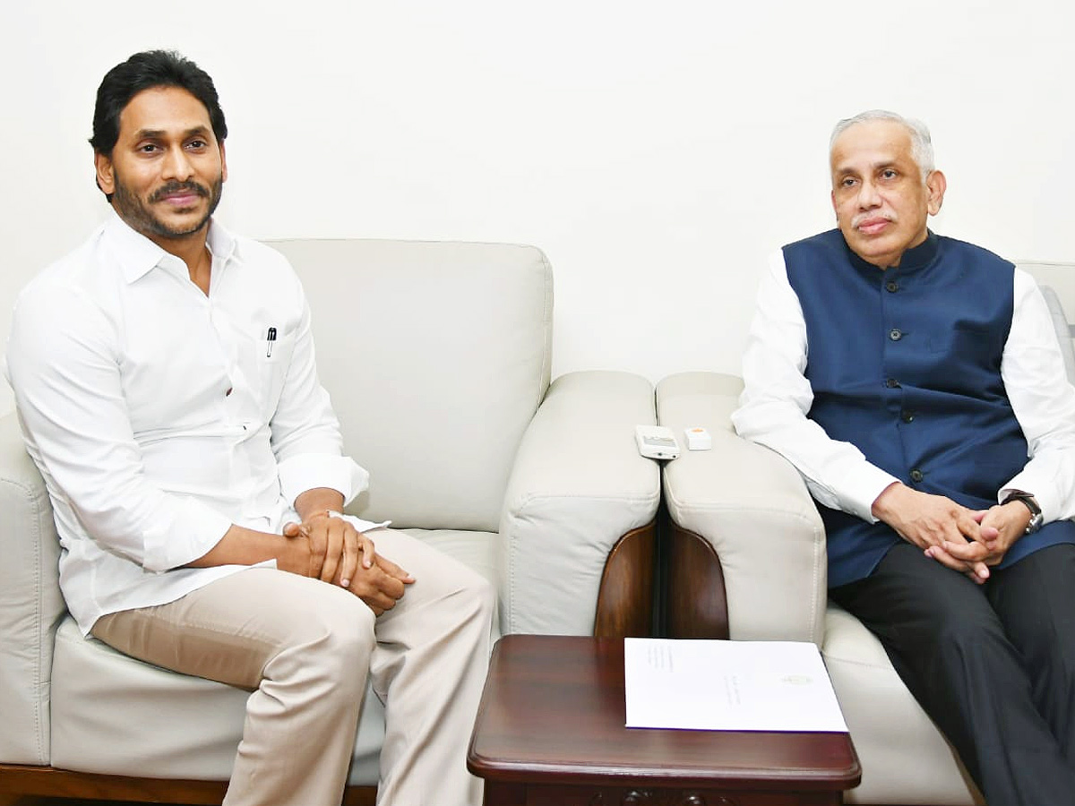 CM Ys Jagan Meeting With AP Governor Photos - Sakshi4