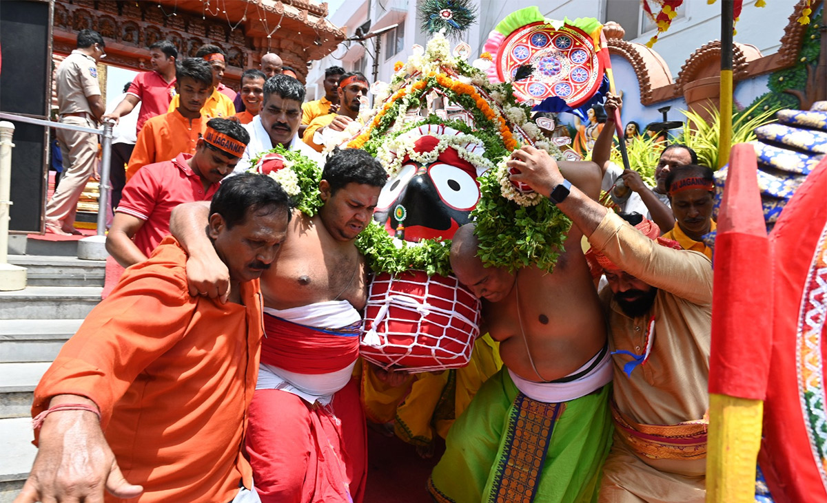 Jagannadh Ratha Yatra in Hyderabad - Sakshi1