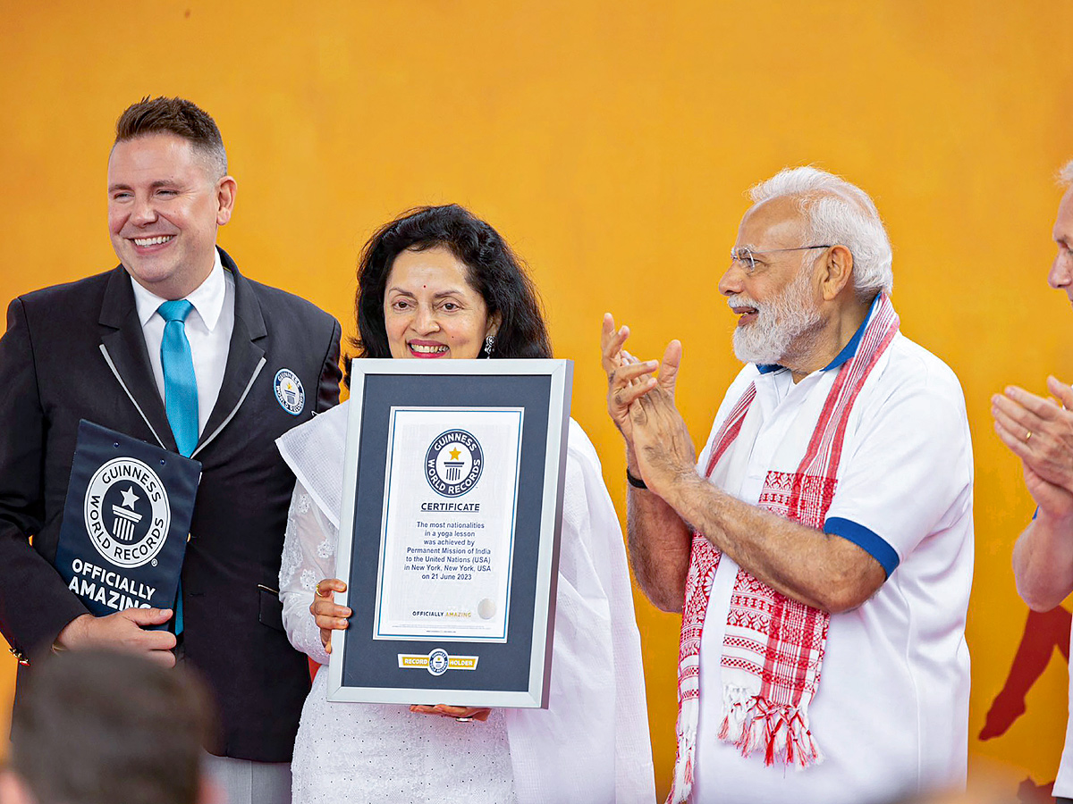 PM Modi leads Yoga Day celebrations in New York Photos - Sakshi2