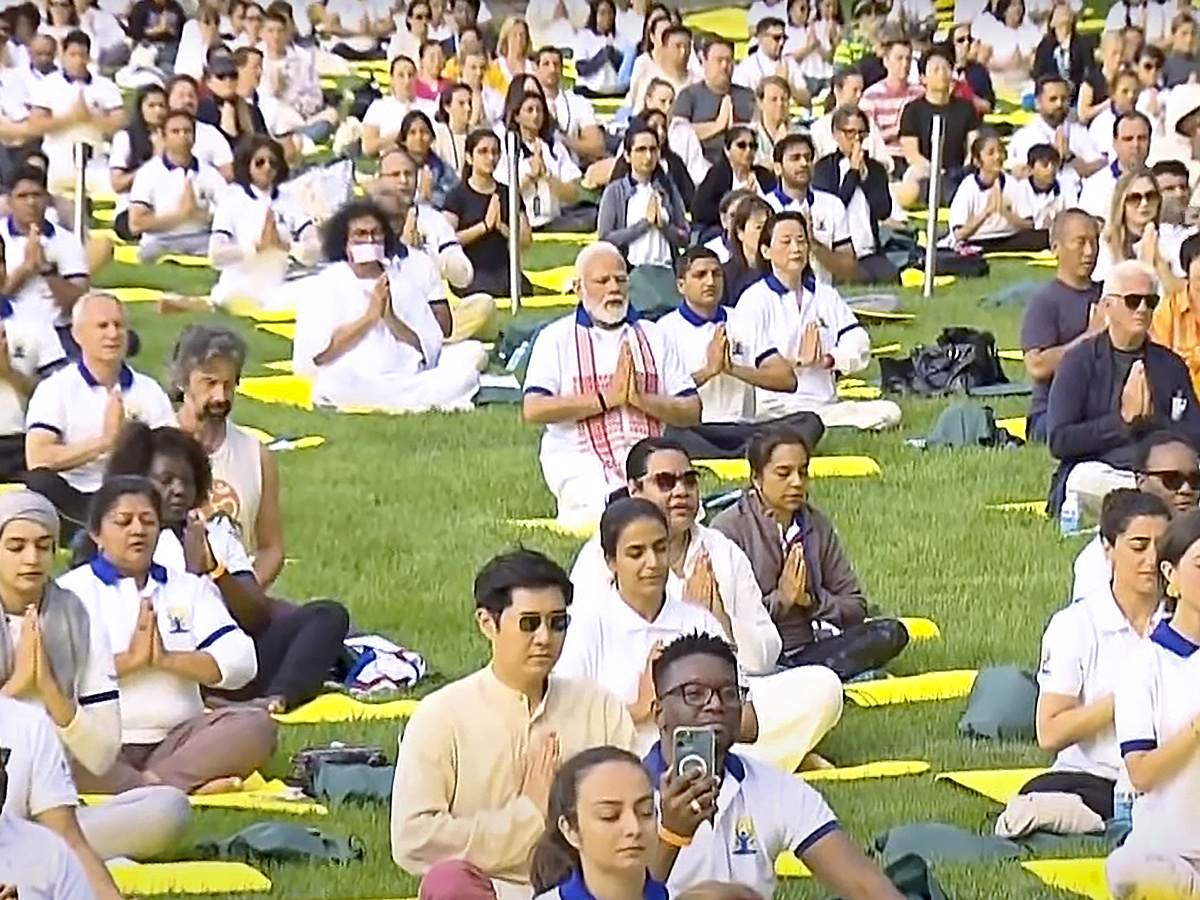 PM Modi leads Yoga Day celebrations in New York Photos - Sakshi15