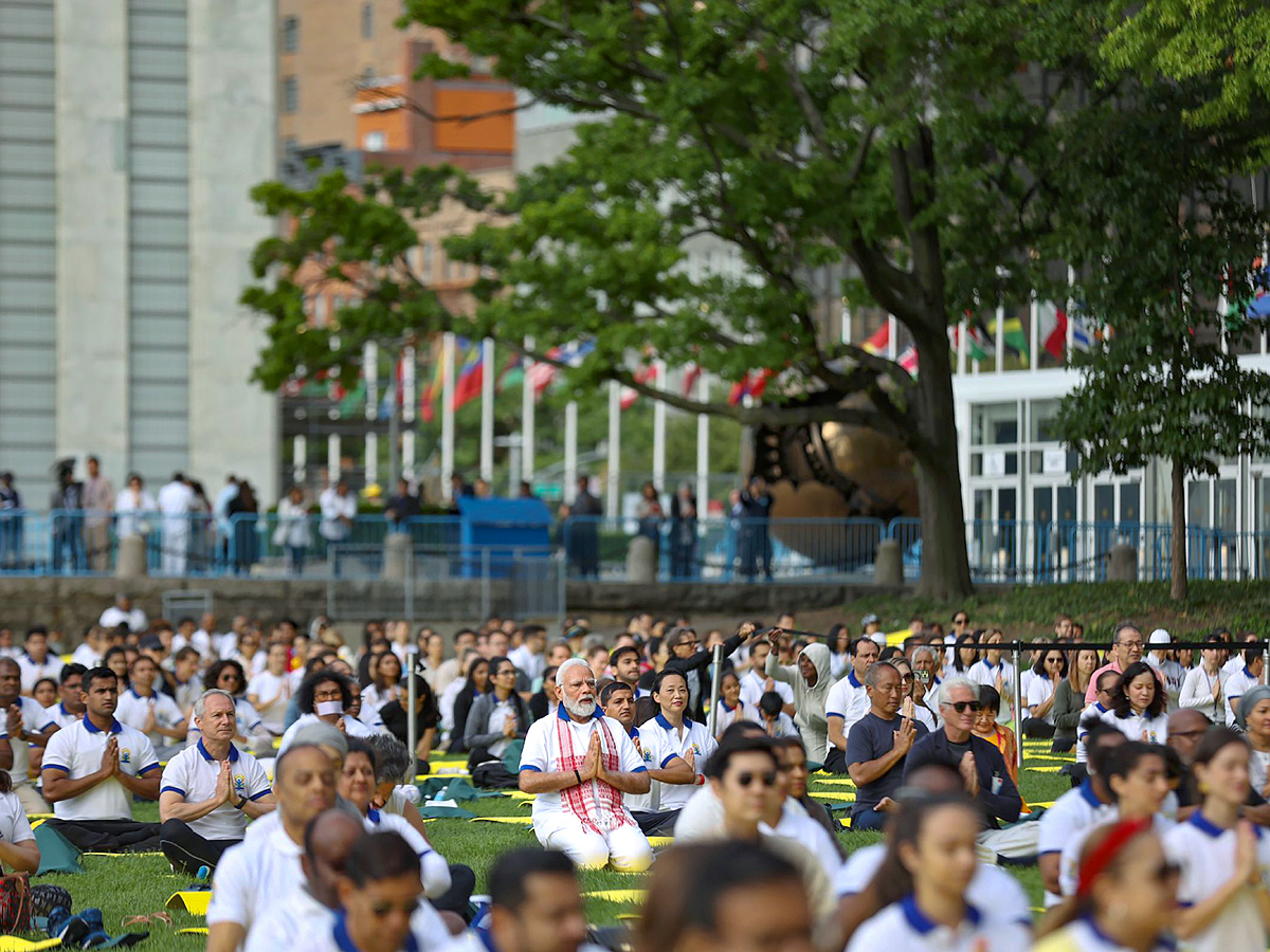 PM Modi leads Yoga Day celebrations in New York Photos - Sakshi17