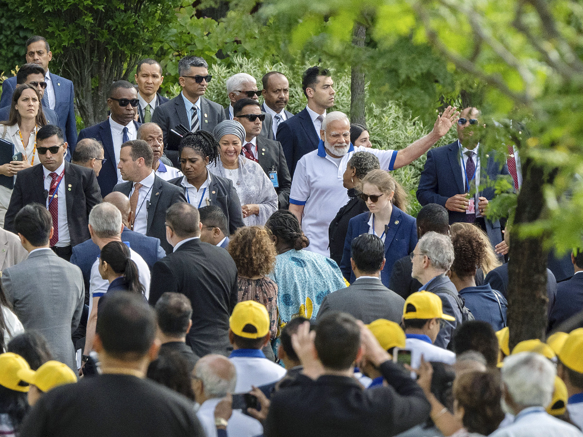 PM Modi leads Yoga Day celebrations in New York Photos - Sakshi18