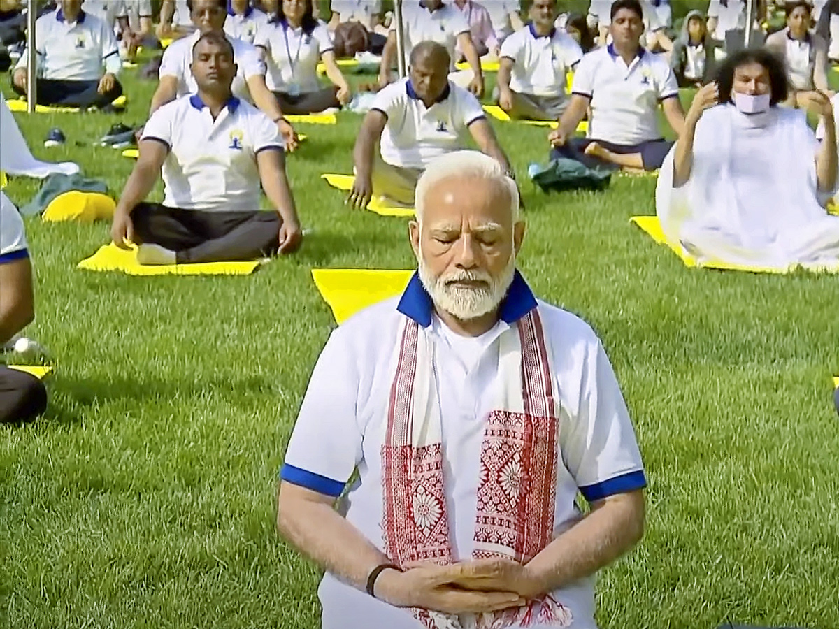 PM Modi leads Yoga Day celebrations in New York Photos - Sakshi19