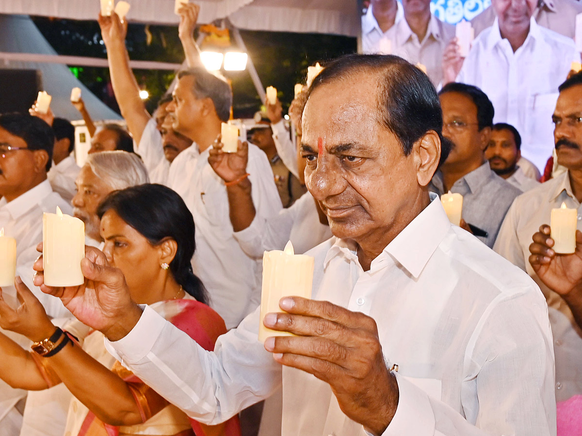 CM KCR inaugurate Telangana Martyrs Memorial Photos - Sakshi21