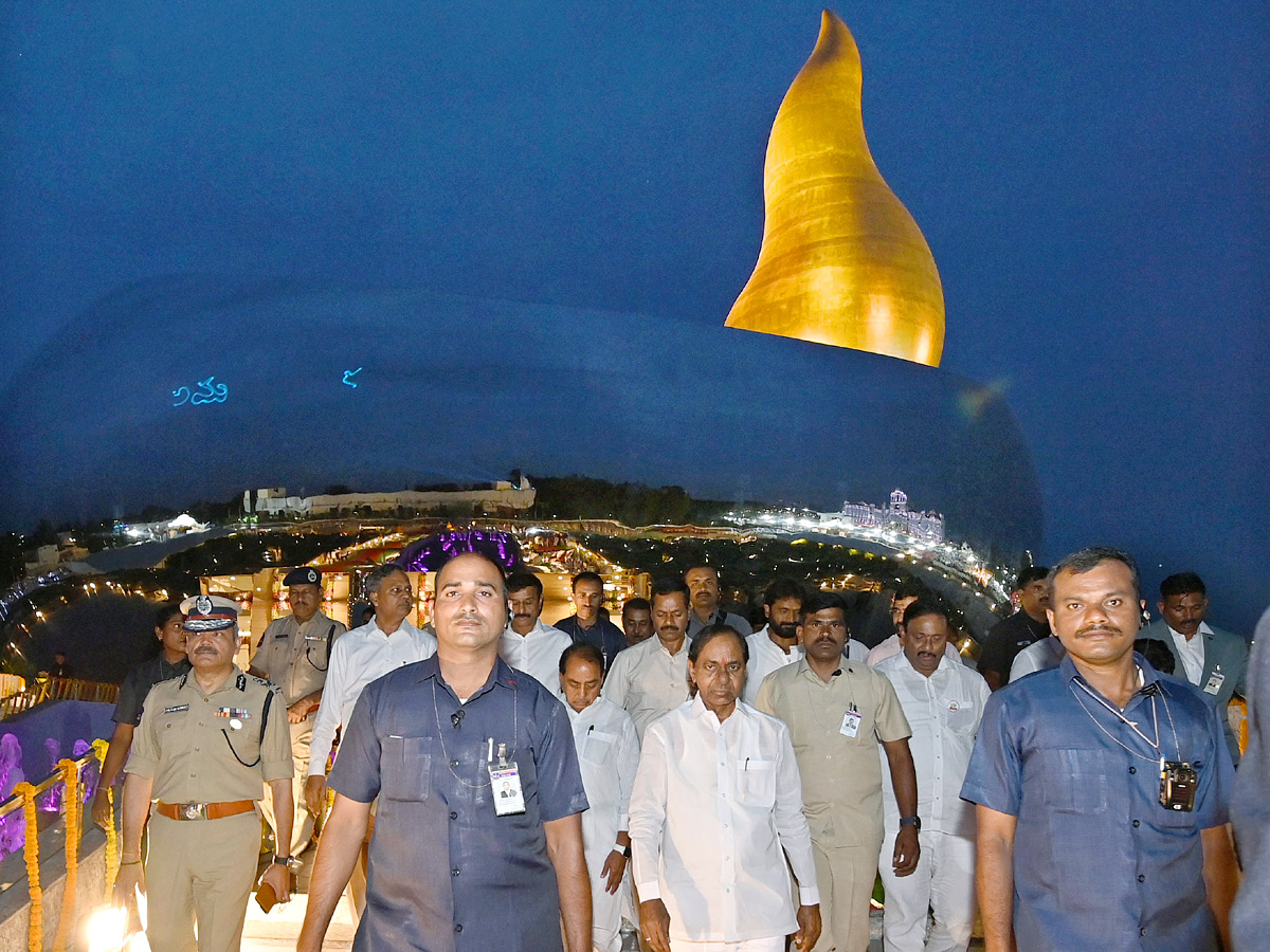 CM KCR inaugurate Telangana Martyrs Memorial Photos - Sakshi22