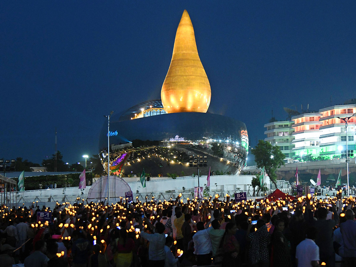 CM KCR inaugurate Telangana Martyrs Memorial Photos - Sakshi35