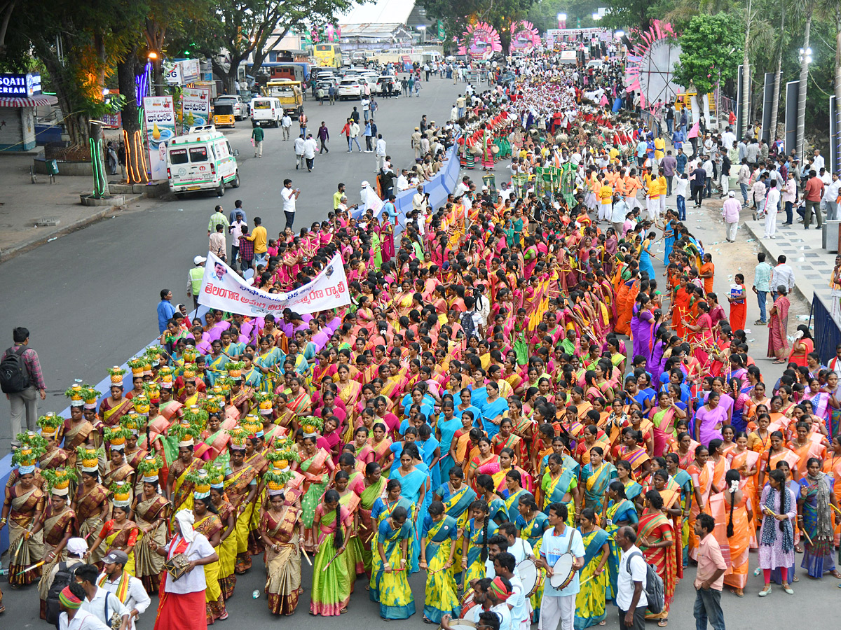 CM KCR inaugurate Telangana Martyrs Memorial Photos - Sakshi41