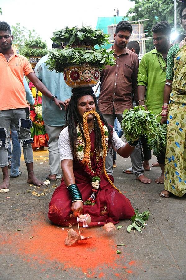 kalyanotsavam in balkampet yellamma temple - Sakshi7