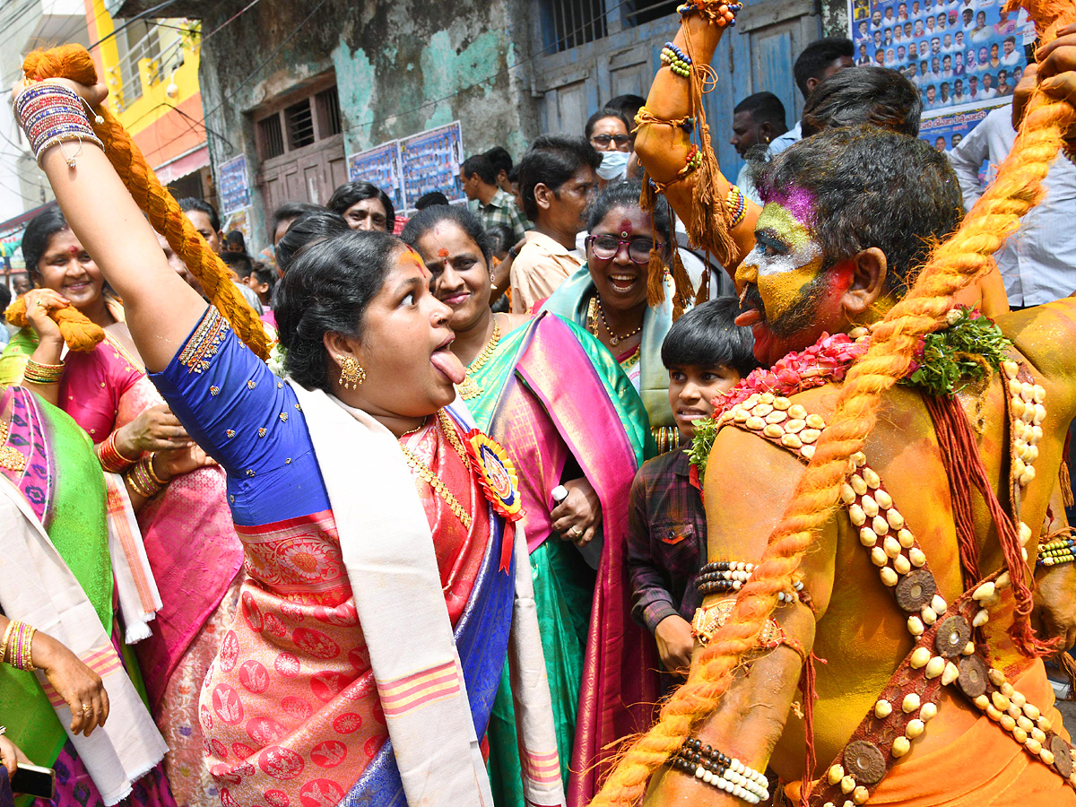 Golconda Bonalu Started in Hyderabad Photos - Sakshi2