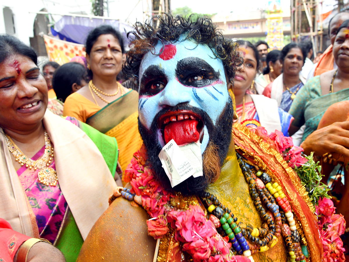 Golconda Bonalu Started in Hyderabad Photos - Sakshi5