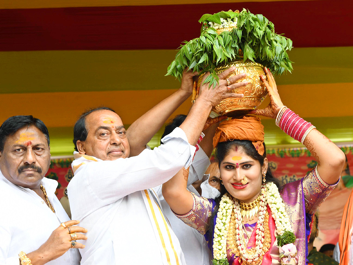 Golconda Bonalu Started in Hyderabad Photos - Sakshi9