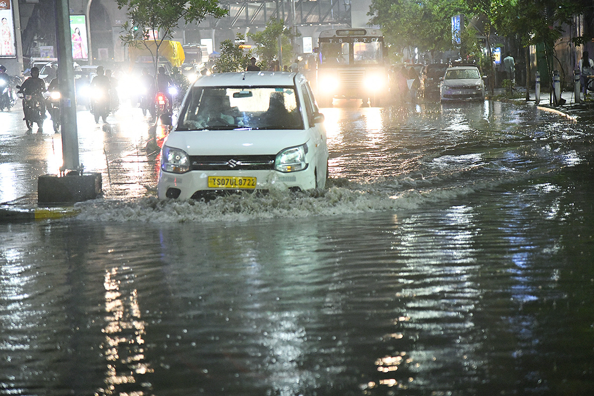 heavy rain in hyderabad - Sakshi1