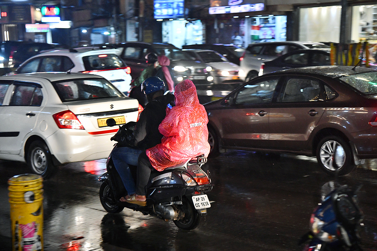 hyderabad rains live - Sakshi13